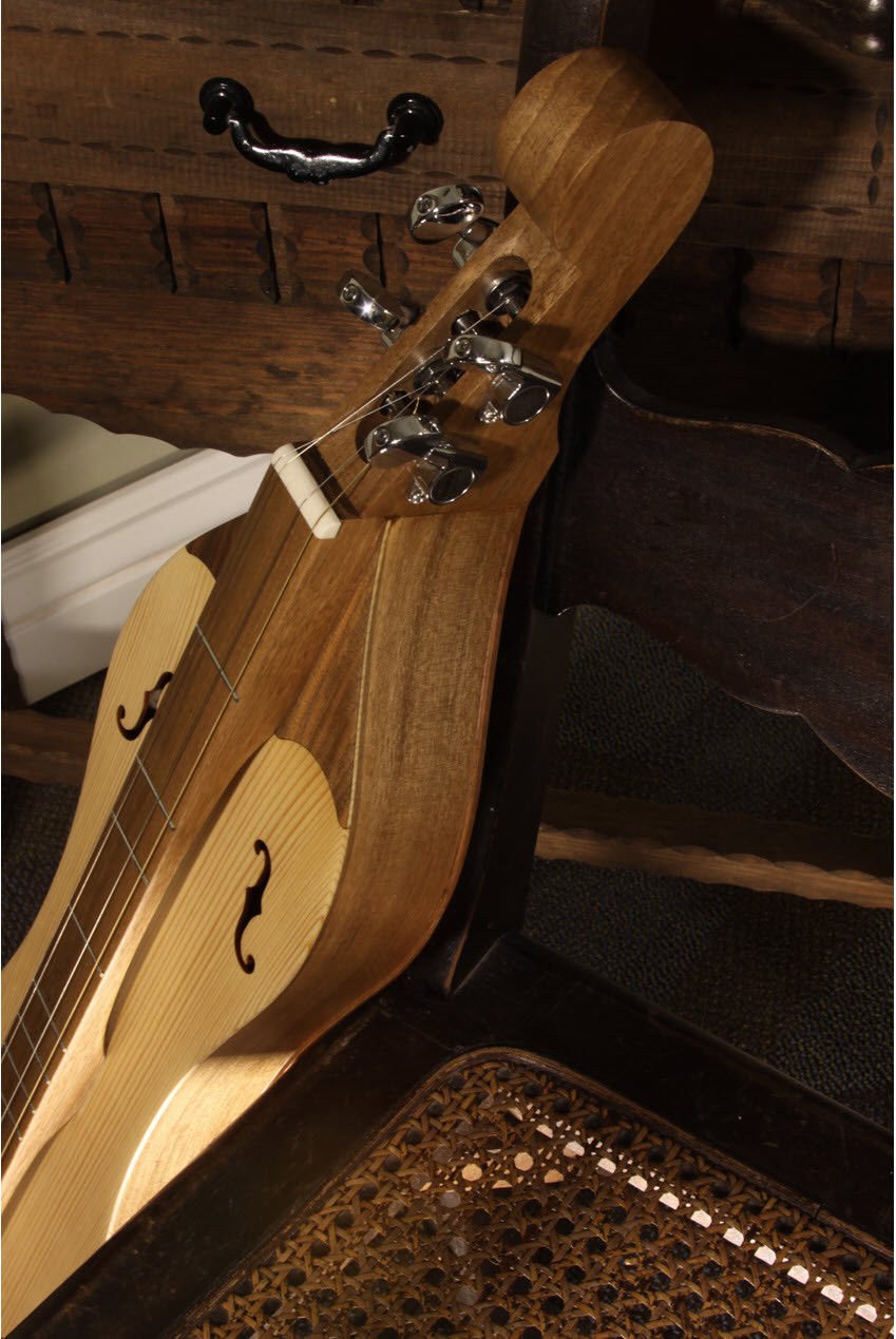 ROOSEBECK GRACE MOUNTAIN DULCIMER VAULTED SPRUCE TOP - MINOR BLEMISHED