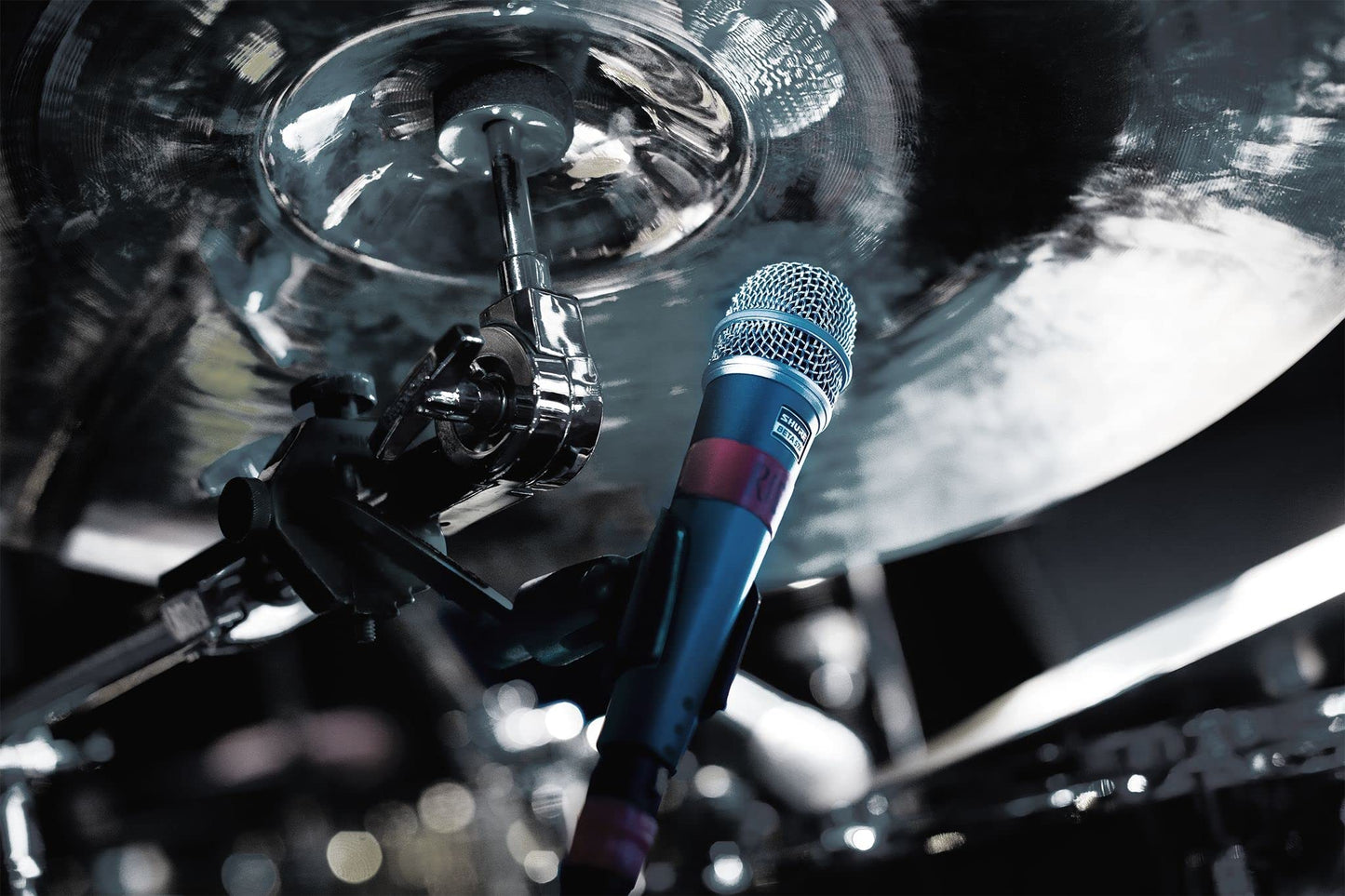 Shure BETA 57A Instrument Microphone - Supercardioid Dynamic Mic for Vocal and Instrumental Applications with High Output Neodymium Element, Durable Steel Mesh Grille and Shock Mount