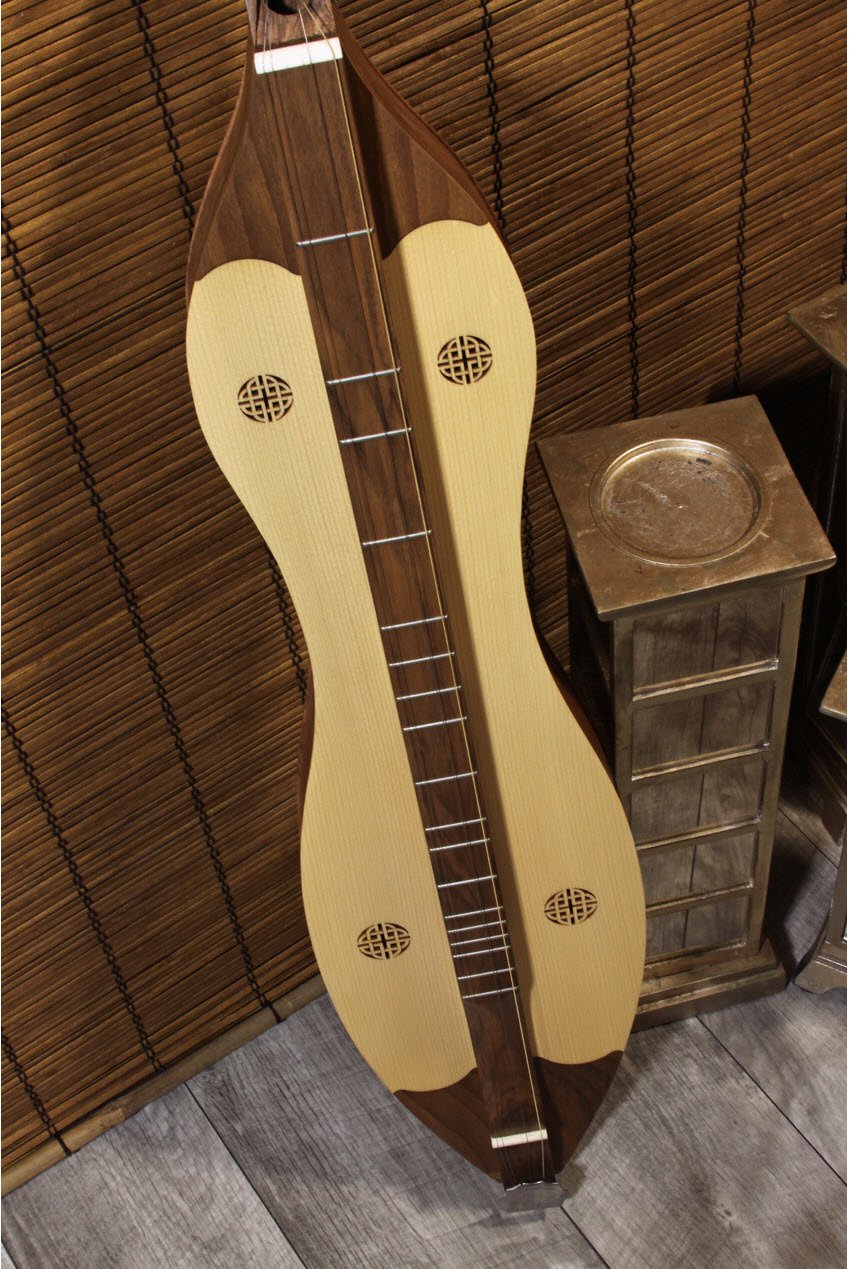 Roosebeck Grace Mountain Dulcimer 4-String Vaulted Fretboard Spruce Knotwork - Walnut