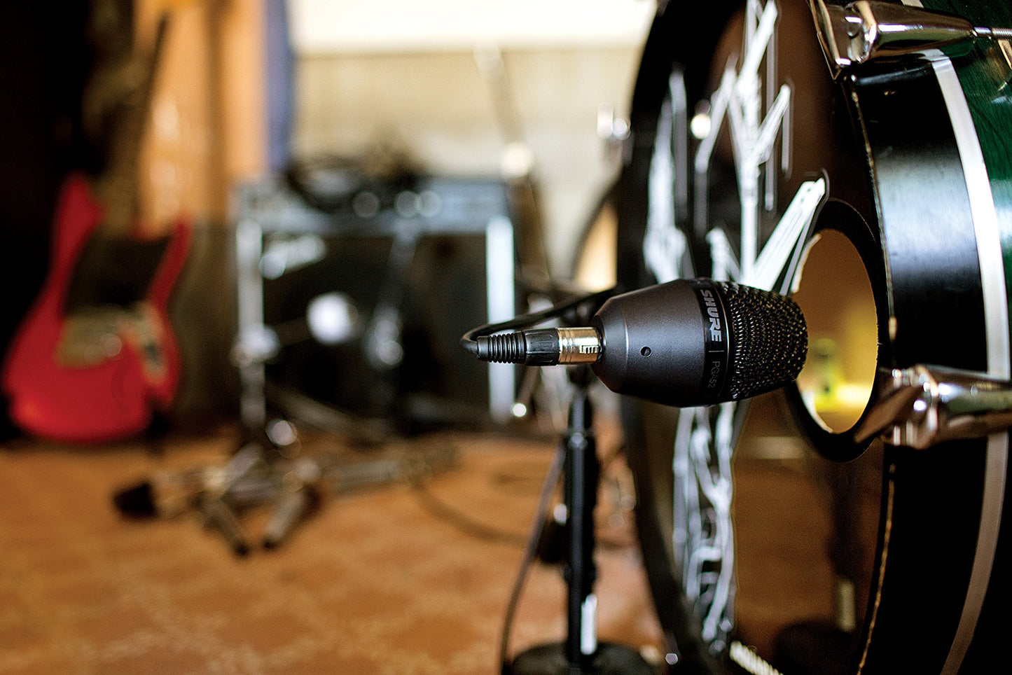 Shure PGA52 Dynamic Microphone - with Cardioid Pick-up Pattern, Swivel-Mount Dynamic Kick-Drum Microphone (PGA52-XLR)